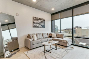 DT SLC Rooftop Pool Hot Tub Parking King Bed Salt Lake City